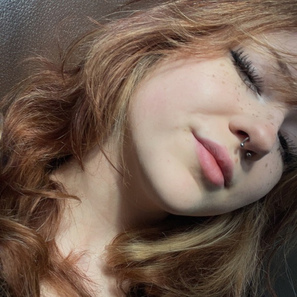 Meet your Posher, Eva - Picture 1 of 1